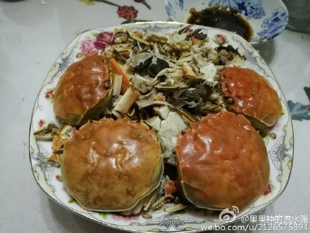 独自完成的，总算吃完咯~[笑cry]深秋草黄蟹红，这里也吹阳澄湖畔风~~