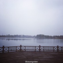 住在阳澄湖边 写写作业喝杯咖啡 出差出得还挺惬意 虽然不是阳光灿烂 但总比北京天气要好一点吧