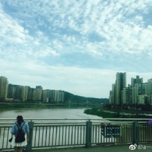 乘公交，行巴城，云疙瘩。