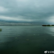 暴雨间歇，阳澄湖半岛。