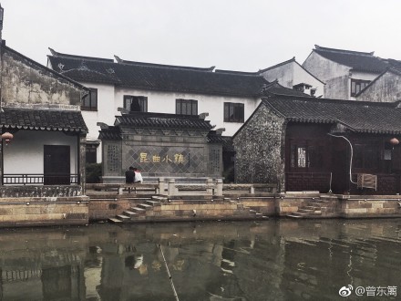兜了一大圈没买到蟹，想吃顿六月黄真不容易。