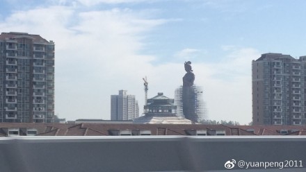 阳澄湖边上立起了新偶像，未来的大闸蟹会大丰收吗？ ​